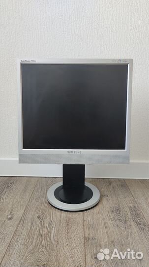 Монитор Samsung SyncMaster 710tm