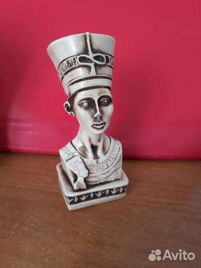 Статуэтка Нефертити