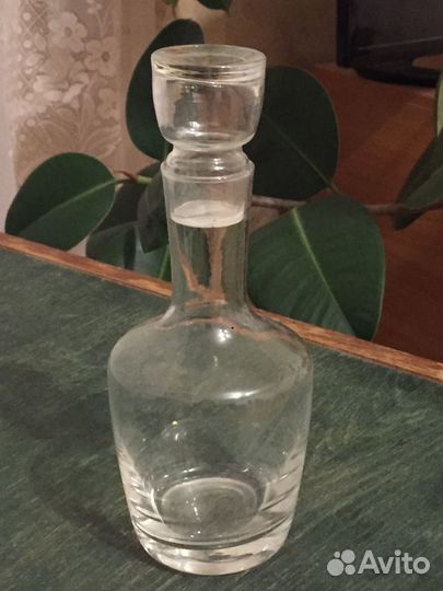 Стеклянные бокалы для вина, стопки, графины 1.5 л