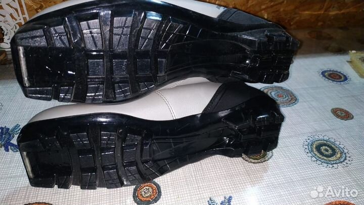 Лыжные ботинки классические