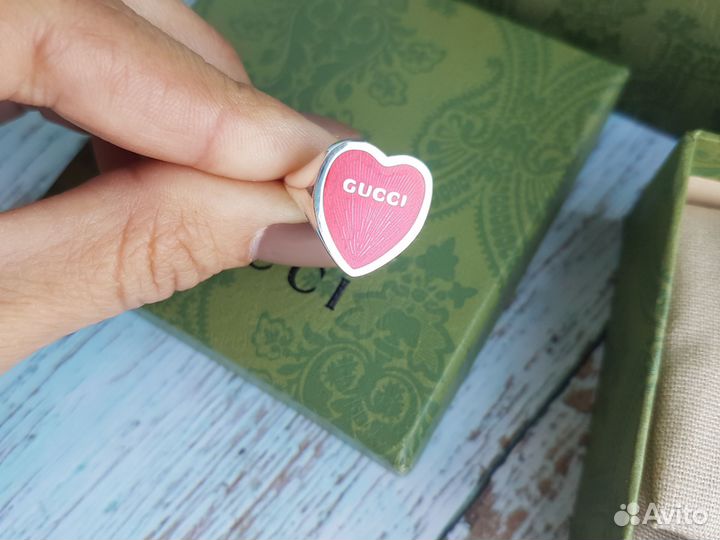 Кольцо Gucci красное сердечко