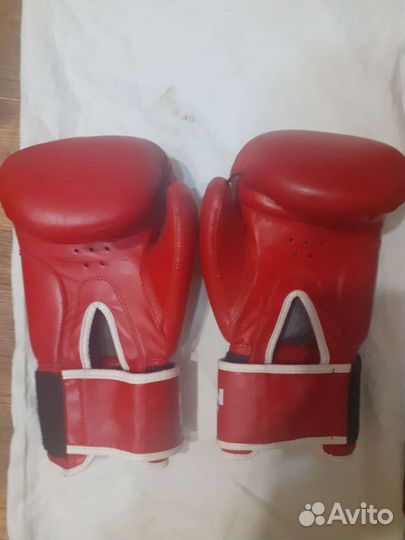 Боксёрские перчатки