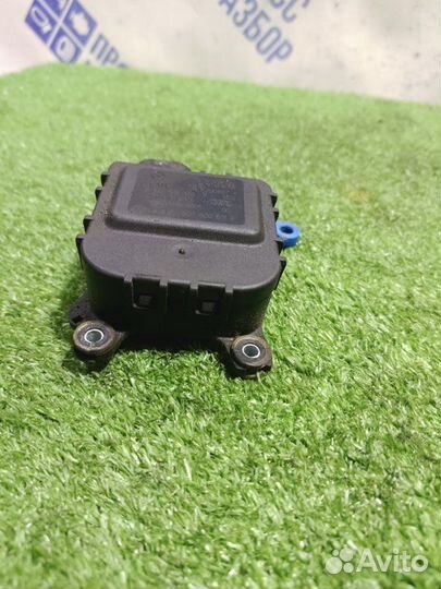 Сервопривод заслонки печки Skoda Superb седан 1.8