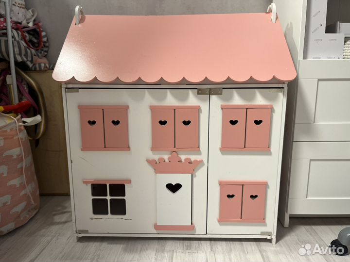 Большой кукольный домик