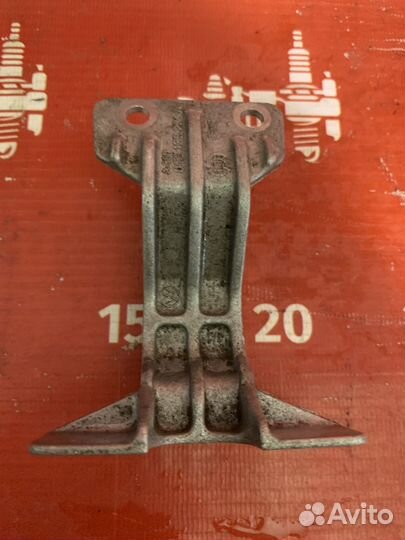 Volkswagen Polo Опора дроссельной заслонки