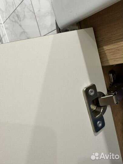 Тумба под раковину в ванну, смеситель, раковина