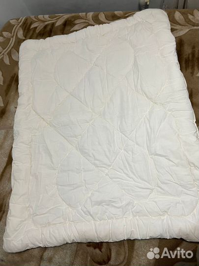 Одеяло в детскую кроватку