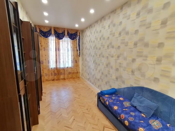 2-к. квартира, 73 м², 4/6 эт.