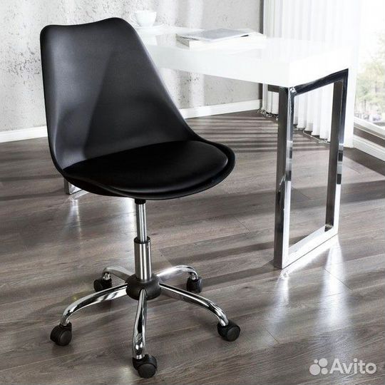 Офисное кресло