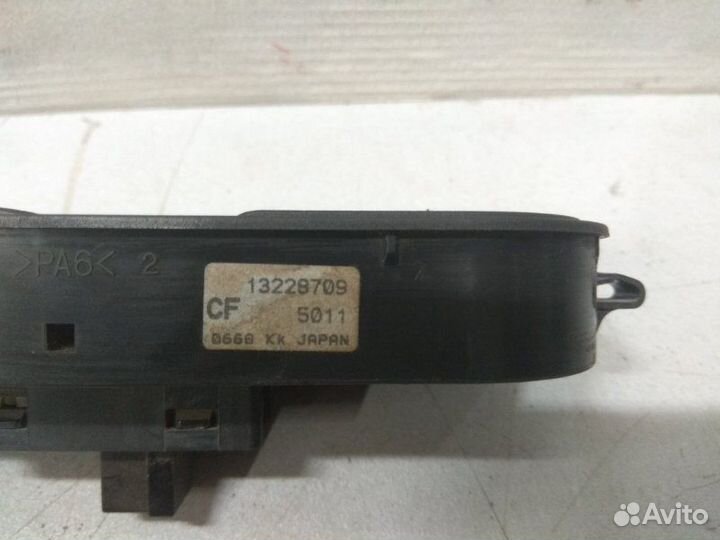 Блок управления стеклами (кнопка ) правый Opel