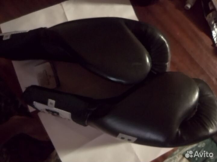 Боксерские перчатки