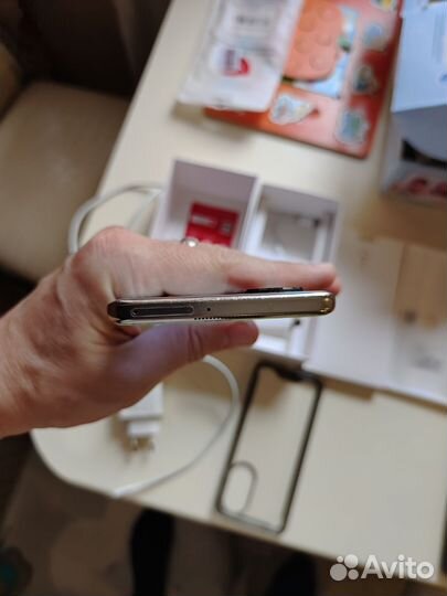 HUAWEI Nova 8, 8/128 ГБ