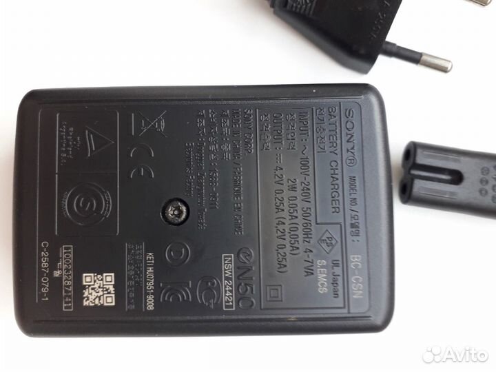 Зарядное устройство Sony BC-CSN