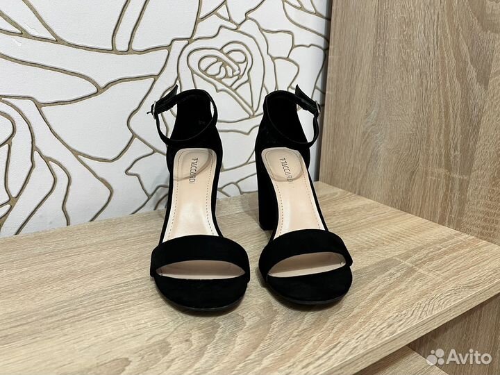 Босоножки женские t.taccardi 36 черные