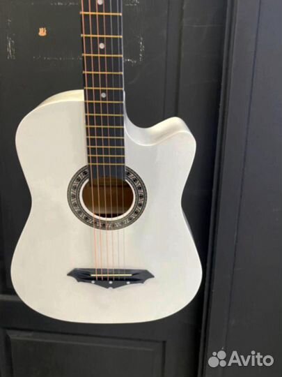 Акустическая гитара