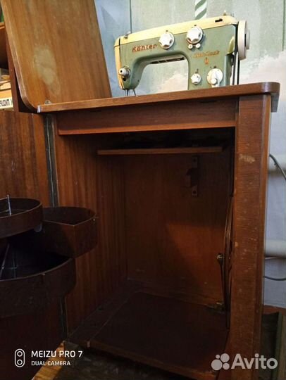 Швейная машина Kohler ножная, кабинетная