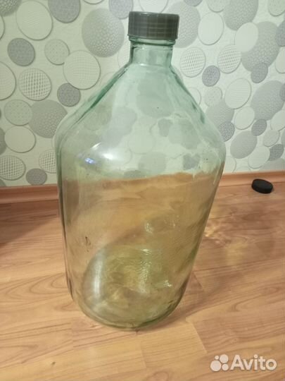 Продам бутыль с крышкой