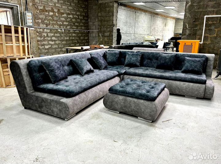 Угловой диван с оттоманкой