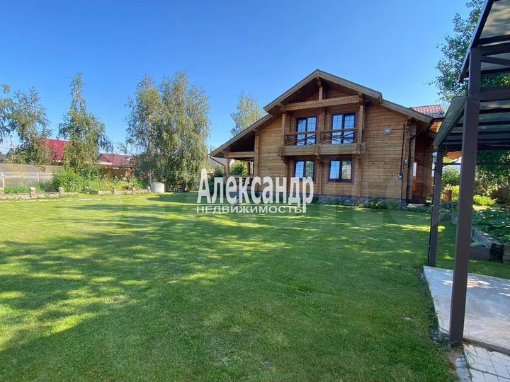 Коттедж 240 м² на участке 14 сот.