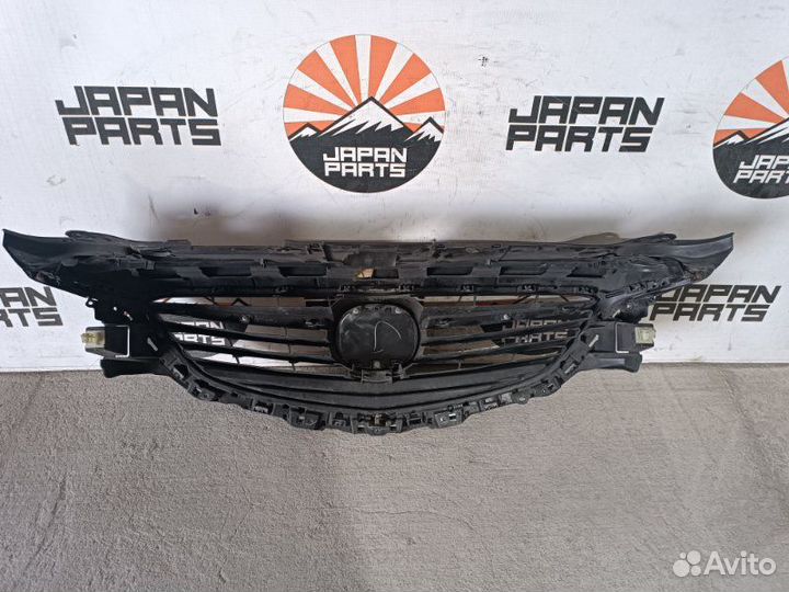 Решетка радиатора Mazda Mazda6