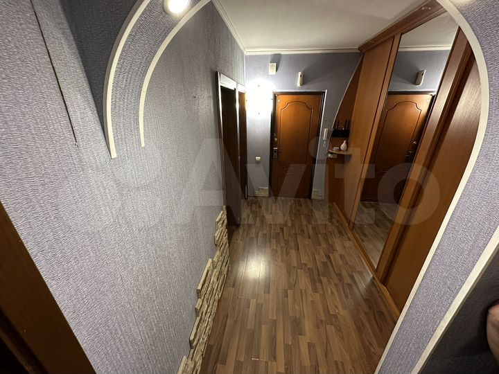 3-к. квартира, 72 м², 3/9 эт.