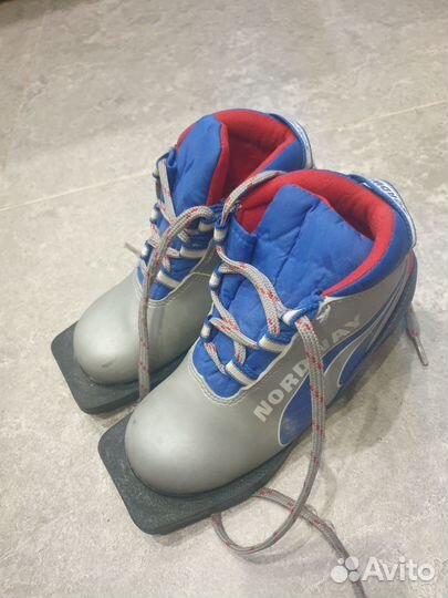 Продам детские лыжные ботинки 31 размер
