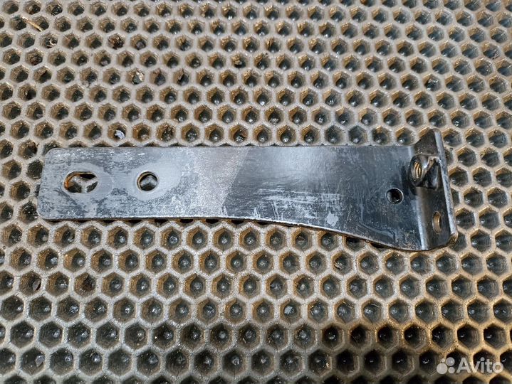 21231593 Кронштейн радиатора Renault T