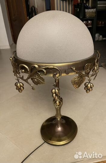 Лампа настольная