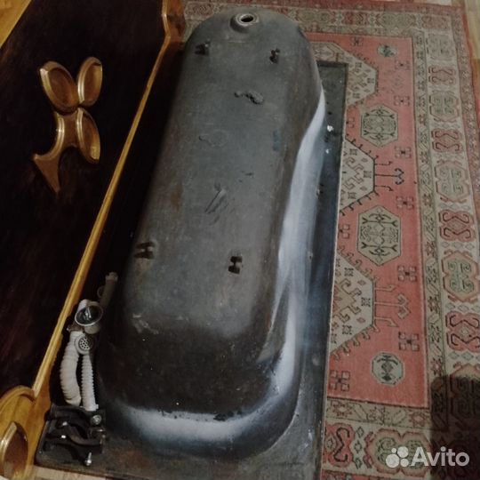 Ванна чугунная