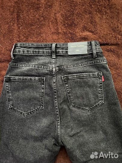 Джинсы женские