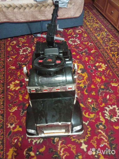 Детский электромобиль бу