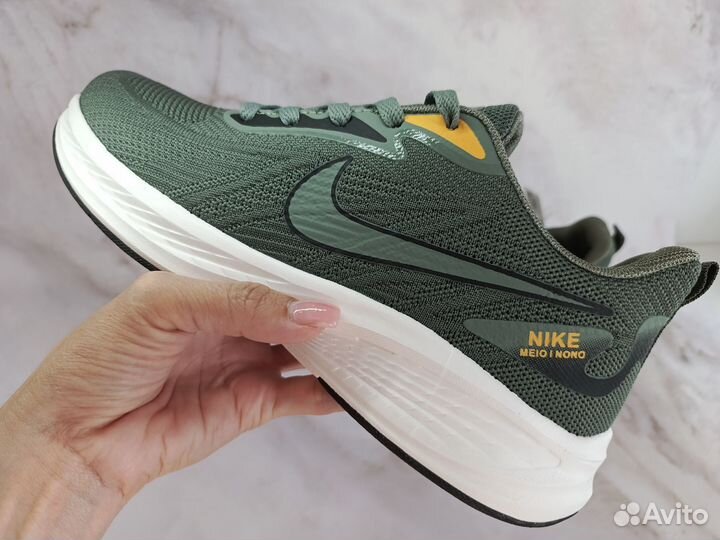 Кроссовки Nike летние