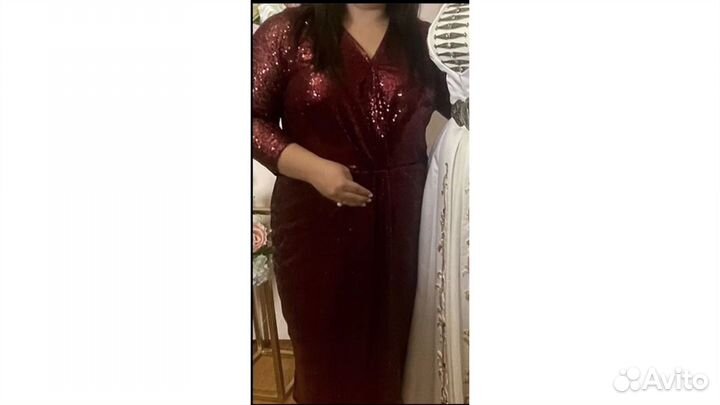 Вечернее платье в пайетках