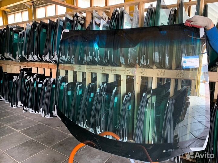 Лобовое стекло Форд Фиеста