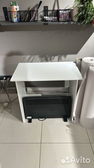 Миниатюрный стол