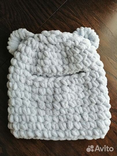 Балаклавы с ушками, пледы, покрывала под заказ