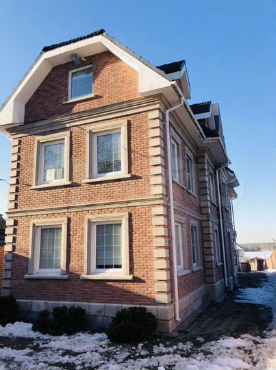 Дом 350 м² на участке 10 сот.