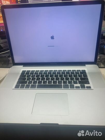 Apple macbook pro 17 2011