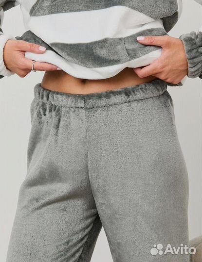 Спортивный костюм женский