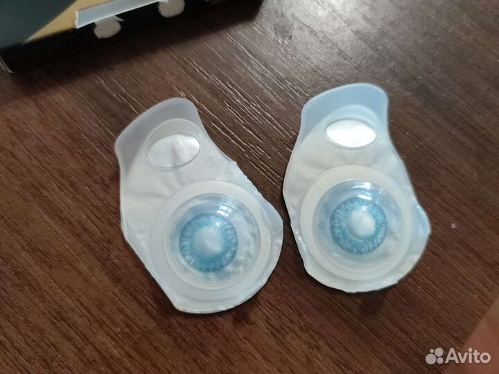 Цветные линзы -1,75 и -2,0. Голубые