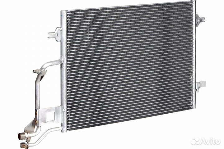 Новый Радиатор кондиционера (конденсер) Luzar