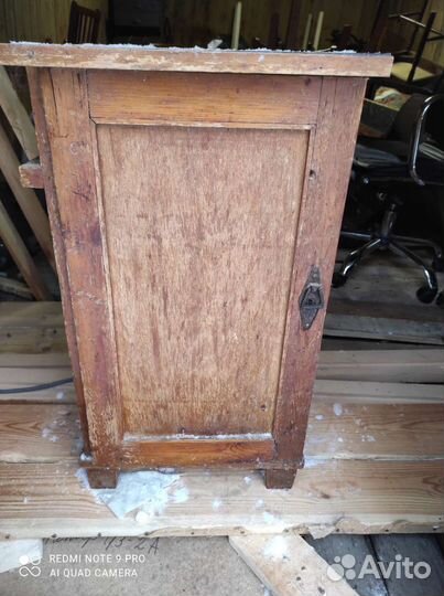 Старинные тумбочки
