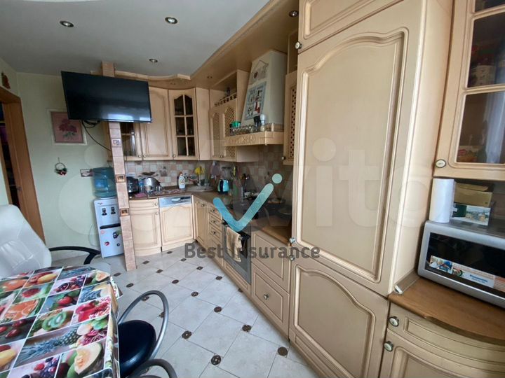 3-к. квартира, 64 м², 1/9 эт.
