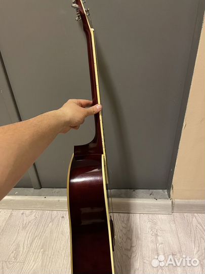 Акустическая гитара