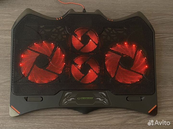 Подставка с охлаждением для ноутбука