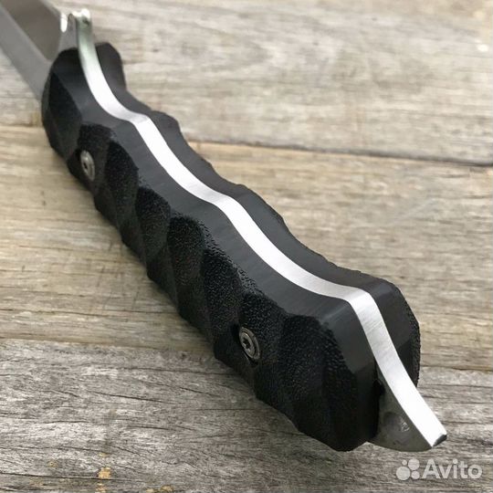 Нож туристический