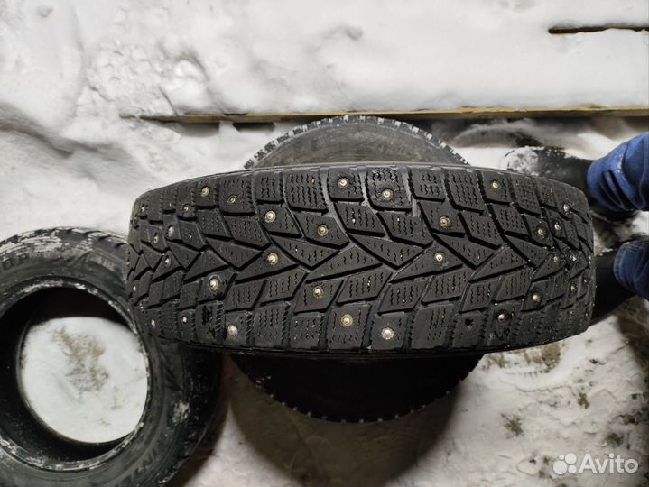Dunlop SP Winter Ice 02 175/70 R14 84T