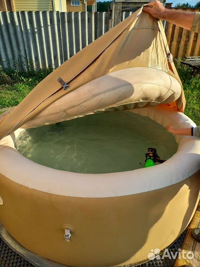 Бассейн мягкий, с подогревом и джакузи