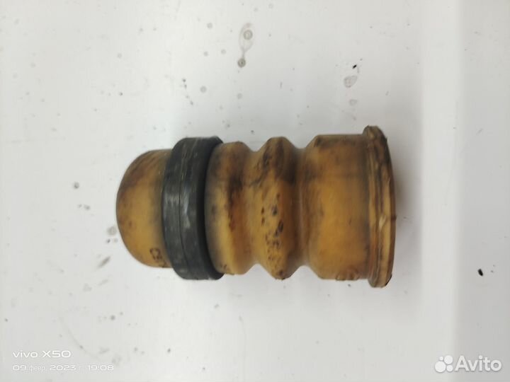 Пыльник переднего амортизатора