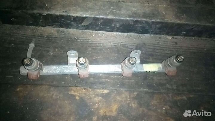 Рампа с форсунками Шевроле Лачетти